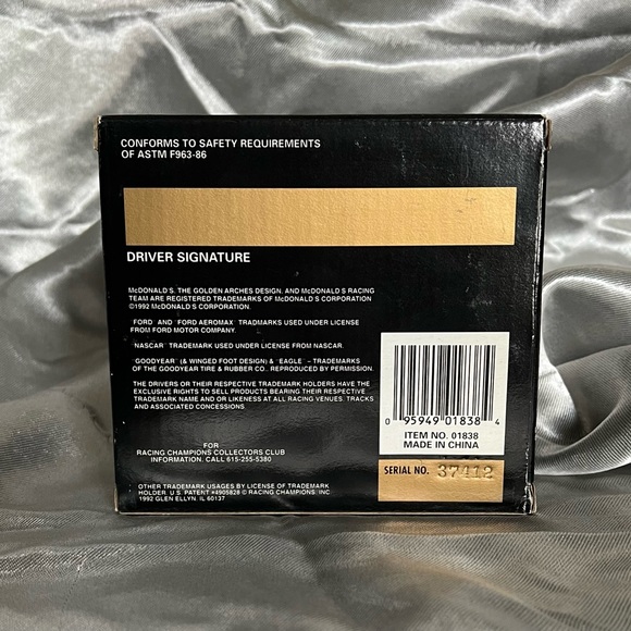 1993 Hut Stricklin #27 McDonald's / Ford Thunderbird NASCAR diecast - Picture 3 of 3